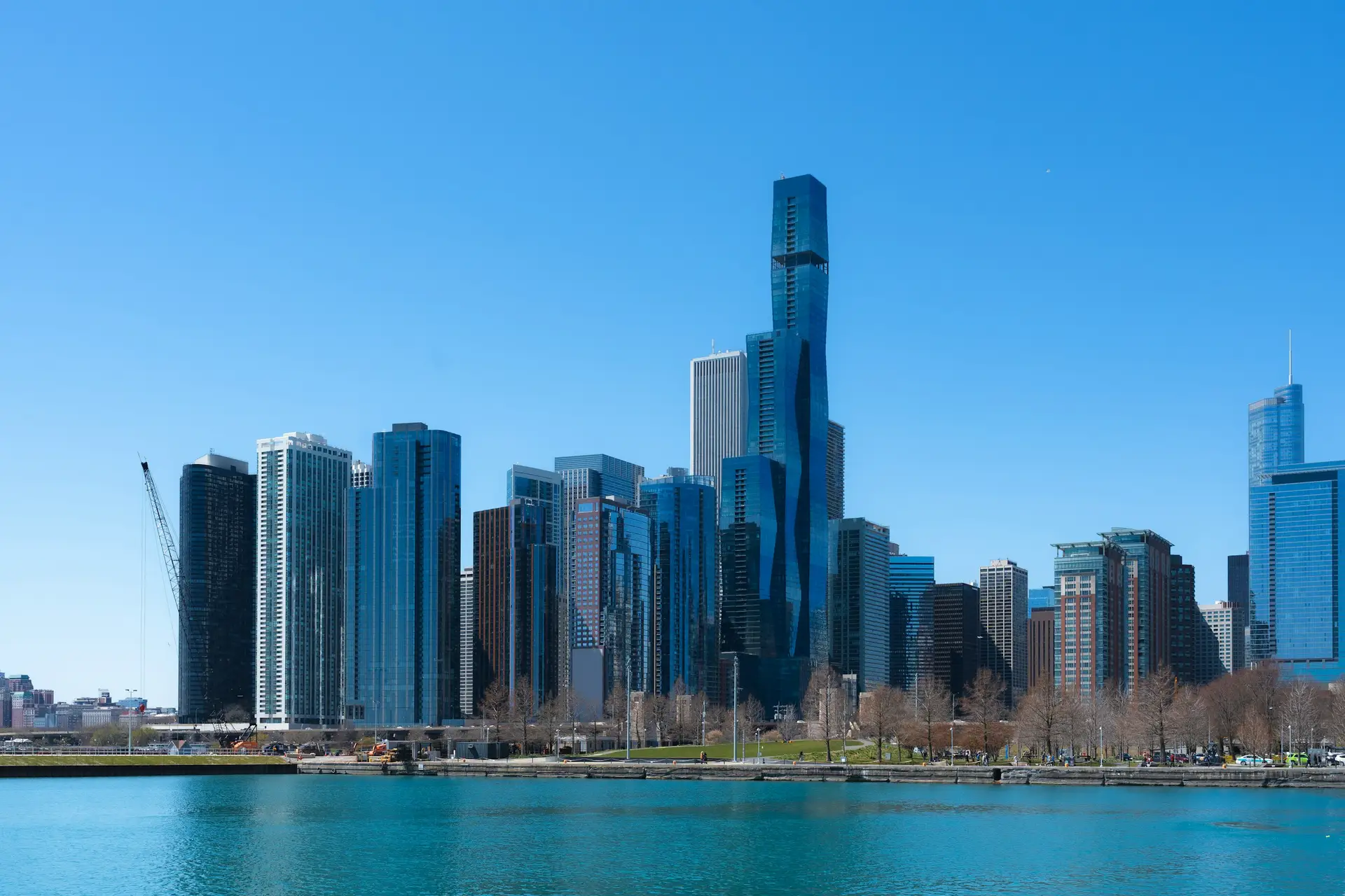 US Midwest's Calm Before the Shift: Chicago Clear 20°C Today, 27°C and 47 km/h Gusts Tomorrow