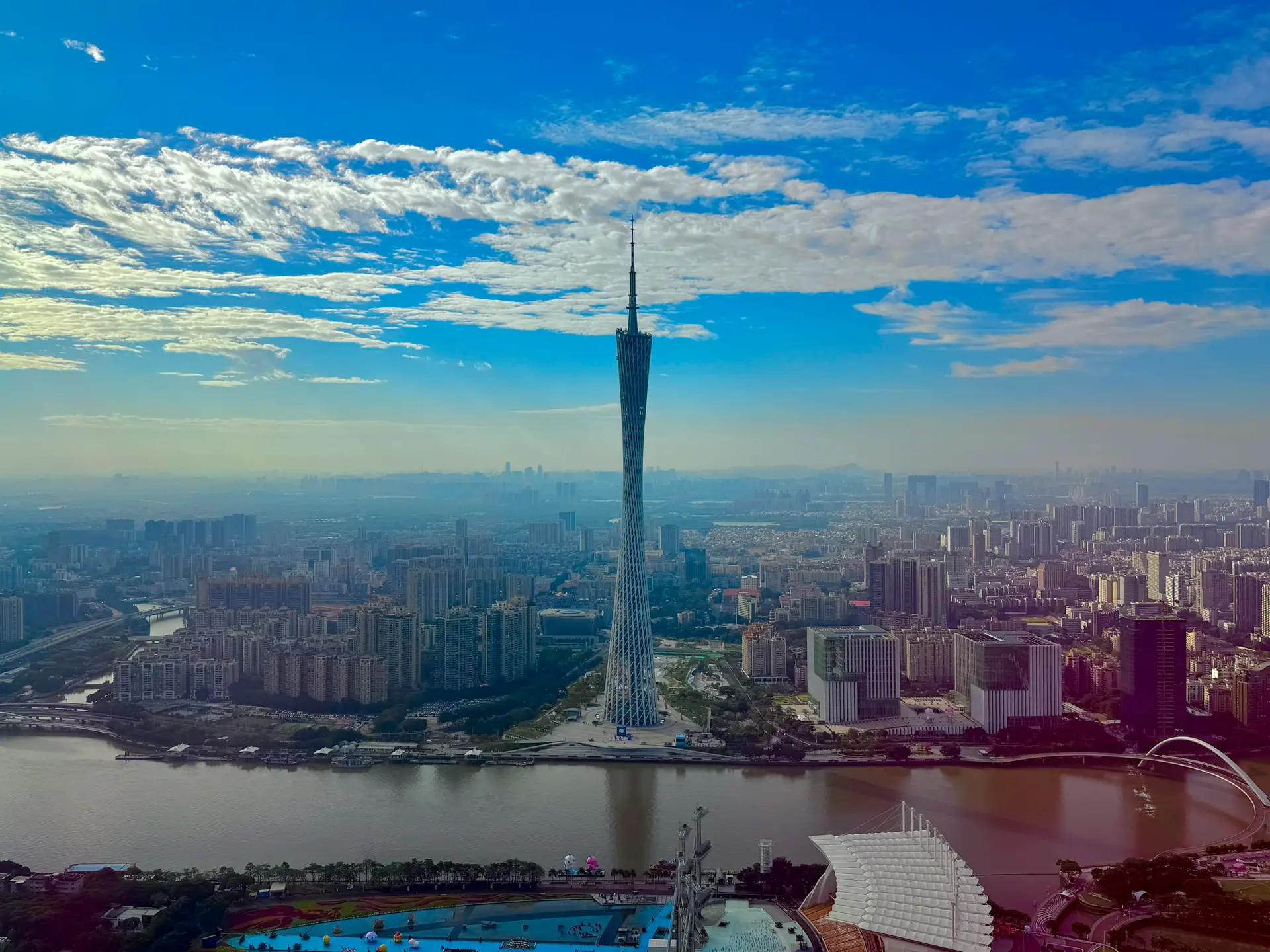 Guangzhou on High Alert: Heavy Cloud Cover and River Watch Continue After Weekend Storms
